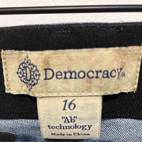 DEMOCRACY Ab Technology Distressed Jeans Size 16 - Picture 3 of 10